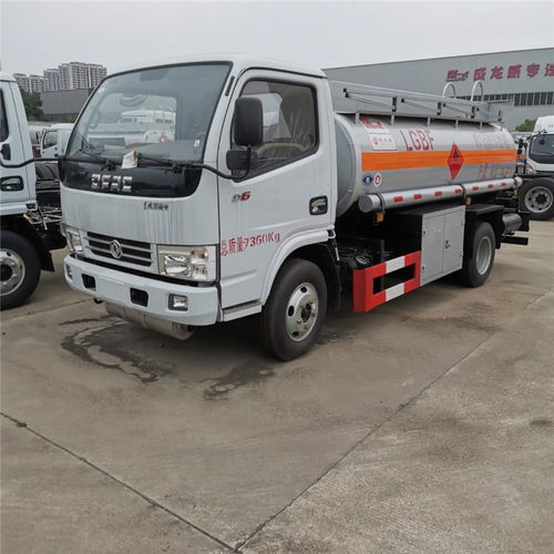 東風(fēng)流動(dòng)加油車與5噸油罐車 濮陽(yáng)上戶服務(wù)全解析，助力攪拌車高效運(yùn)營(yíng)